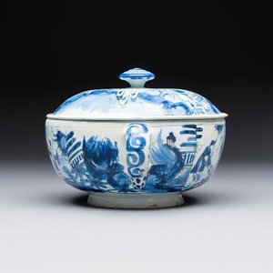 A blue and white Dutch Delft chinoiserie spiced wine bowl and cover — foto 5