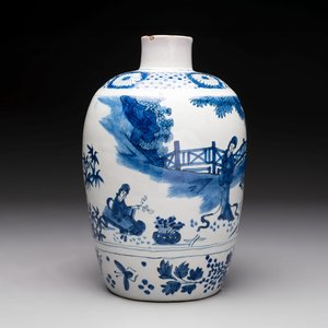 A blue and white Dutch Delft chinoiserie vase, 18th C. — photo 4