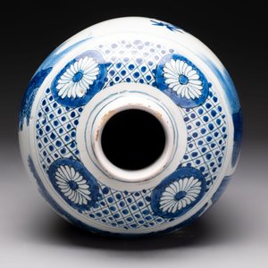A blue and white Dutch Delft chinoiserie vase, 18th C. — photo 5