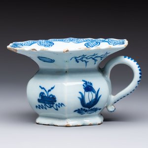 A blue and white Dutch Delft cuspidor or spittoon, 18th C. — photo 2