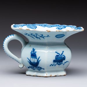 A blue and white Dutch Delft cuspidor or spittoon, 18th C. — photo 4