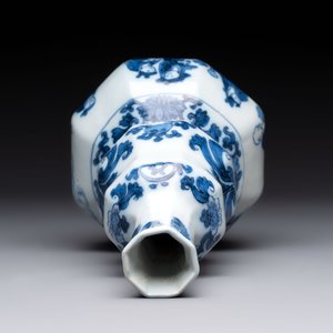 A blue and white Dutch Delft double gourd chinoiserie vase, 17th C. — 照片 5