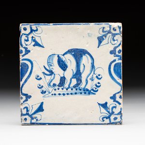 A blue and white Dutch Delft 'elephant' 'candelabra' tile, 17th C. — photo 1
