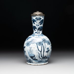 A blue and white Dutch Delft ewer with a mounted pewter lid, 17th C. — foto 2
