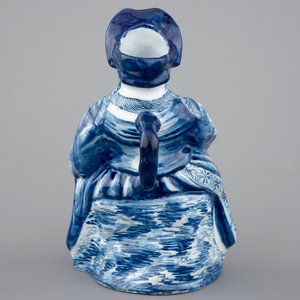 A blue and white Dutch Delft figural "Bobbejak" table fountain, 18th C. — photo 4