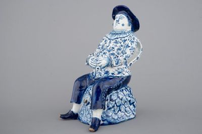 A blue and white Dutch Delft figural "Bobbejak" table fountain, 18th C.