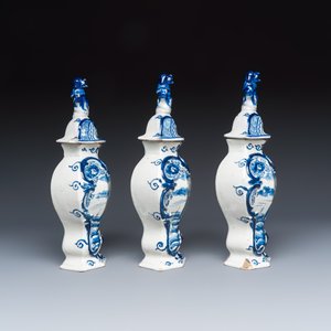 A blue and white Dutch Delft five-piece garniture — foto 11