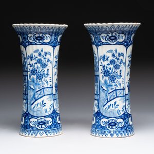A blue and white Dutch Delft garniture of five vases and covers, 19th C. — photo 10