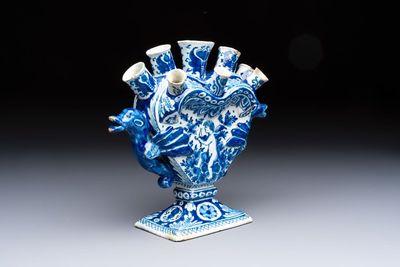 A blue and white Dutch Delft heart-shaped tulip vase, early 18th C.