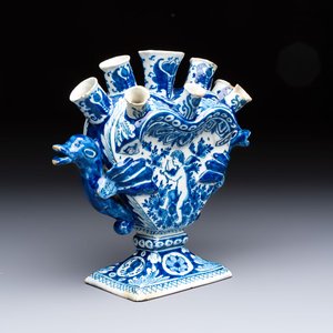 A blue and white Dutch Delft heart-shaped tulip vase, early 18th C. — photo 1