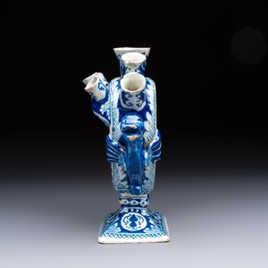 A blue and white Dutch Delft heart-shaped tulip vase, early 18th C. — photo 3
