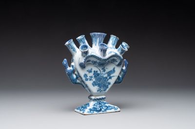 A blue and white Dutch Delft heart-shaped tulip vase, late 17th C.
