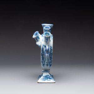 A blue and white Dutch Delft heart-shaped tulip vase, late 17th C. — photo 4