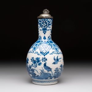A blue and white Dutch Delft jug with pewter cover, 1st quarter 18th C. — 照片 4