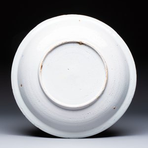 A blue and white Dutch Delft 'Julius Caesar' dish, after an engraving by Adriaen Collaert, early 18th C. — photo 2