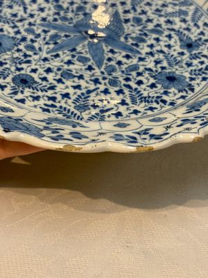 A blue and white Dutch Delft Kangxi-style strawberry strainer and stand, 18th C. — foto 5