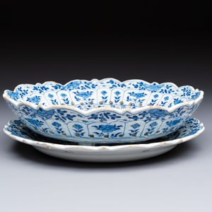 A blue and white Dutch Delft Kangxi-style strawberry strainer and stand, 18th C. — foto 2