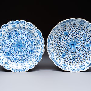 A blue and white Dutch Delft Kangxi-style strawberry strainer and stand, 18th C. — foto 3
