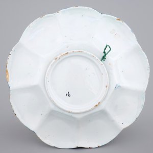 A blue and white Dutch Delft lobed chinoiserie dish, ca. 1700 — 照片 2
