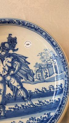 A blue and white Dutch Delft 'Marcus Valerius Corvus' dish, after an engraving by Hendrick Goltzius — photo 3