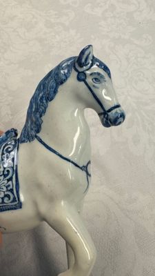 A blue and white Dutch Delft model of a standing horse — photo 2