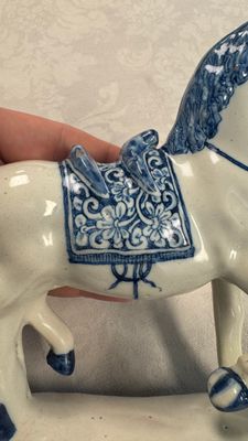 A blue and white Dutch Delft model of a standing horse — photo 3
