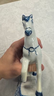A blue and white Dutch Delft model of a standing horse — photo 8