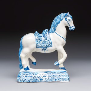 A blue and white Dutch Delft model of a standing horse — photo 4