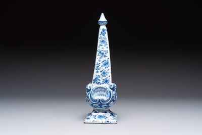 A blue and white Dutch Delft obelisk, late 17th C. — photo 8