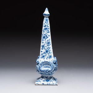 A blue and white Dutch Delft obelisk, late 17th C. — photo 5