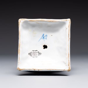 A blue and white Dutch Delft obelisk, late 17th C. — photo 10