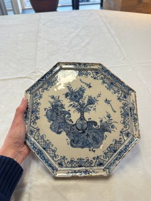 A blue and white Dutch Delft octagonal 'Chinoiserie' plaque, 18th C. — foto 1