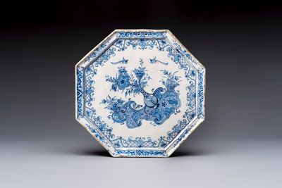 A blue and white Dutch Delft octagonal 'Chinoiserie' plaque, 18th C.