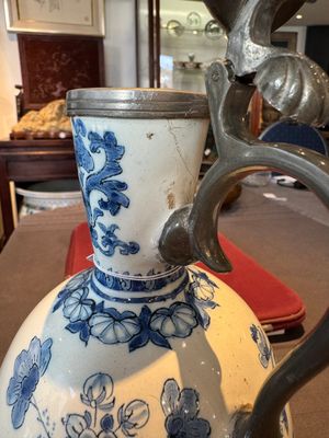 A blue and white Dutch Delft pewter-mounted armorial jug, late 17th C. — photo 15
