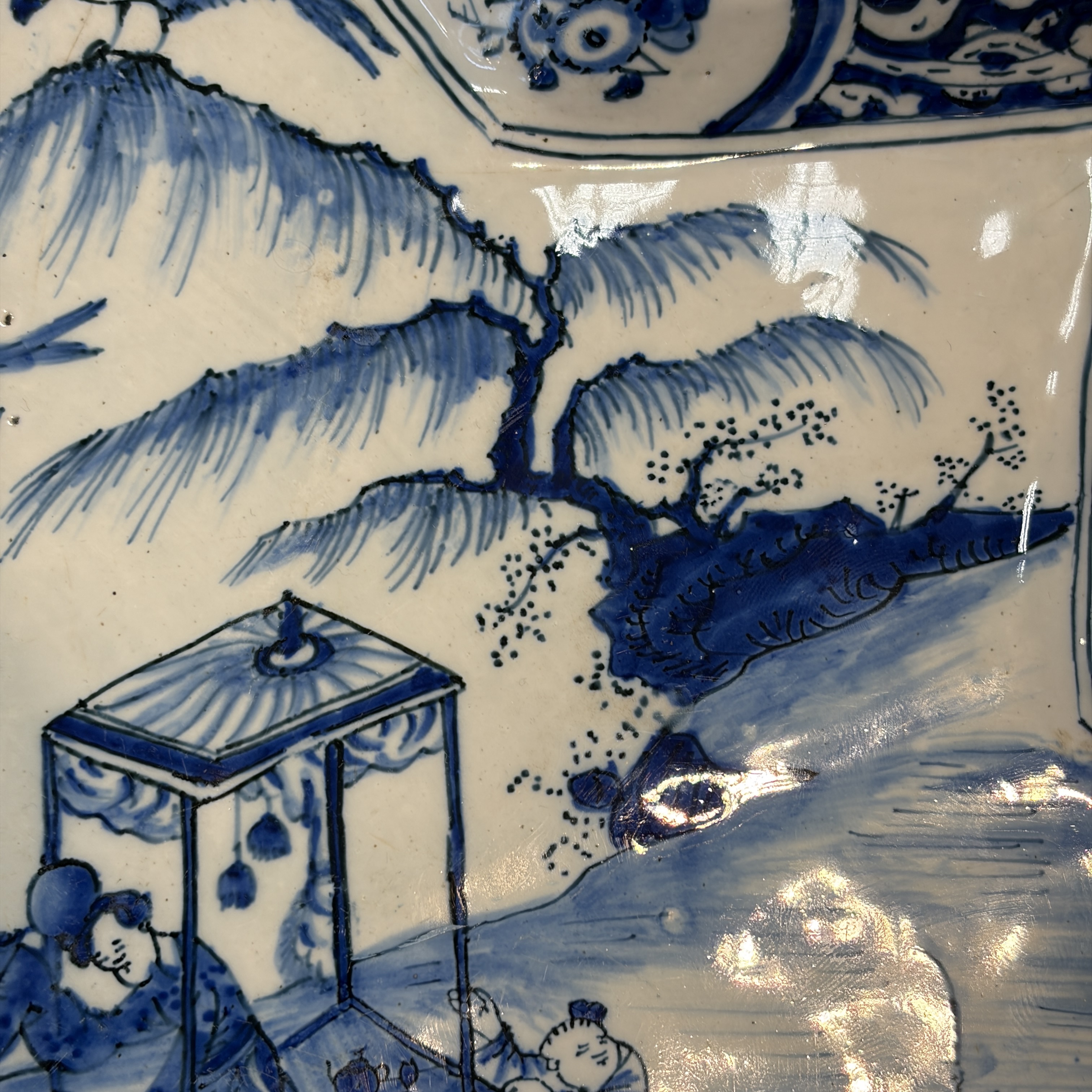 A blue and white Dutch Delft chinoiserie star-shaped dish — photo 9