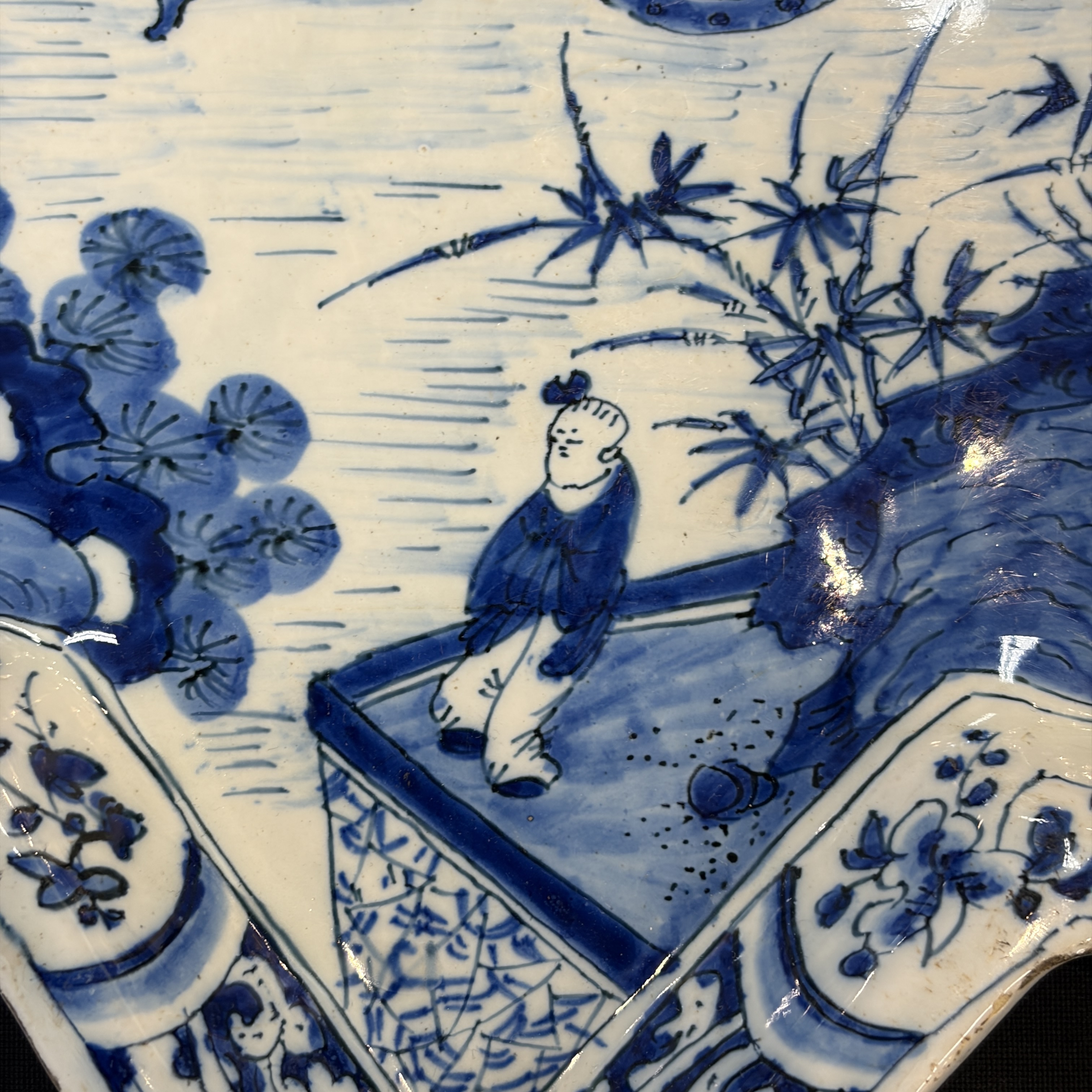 A blue and white Dutch Delft chinoiserie star-shaped dish — photo 12