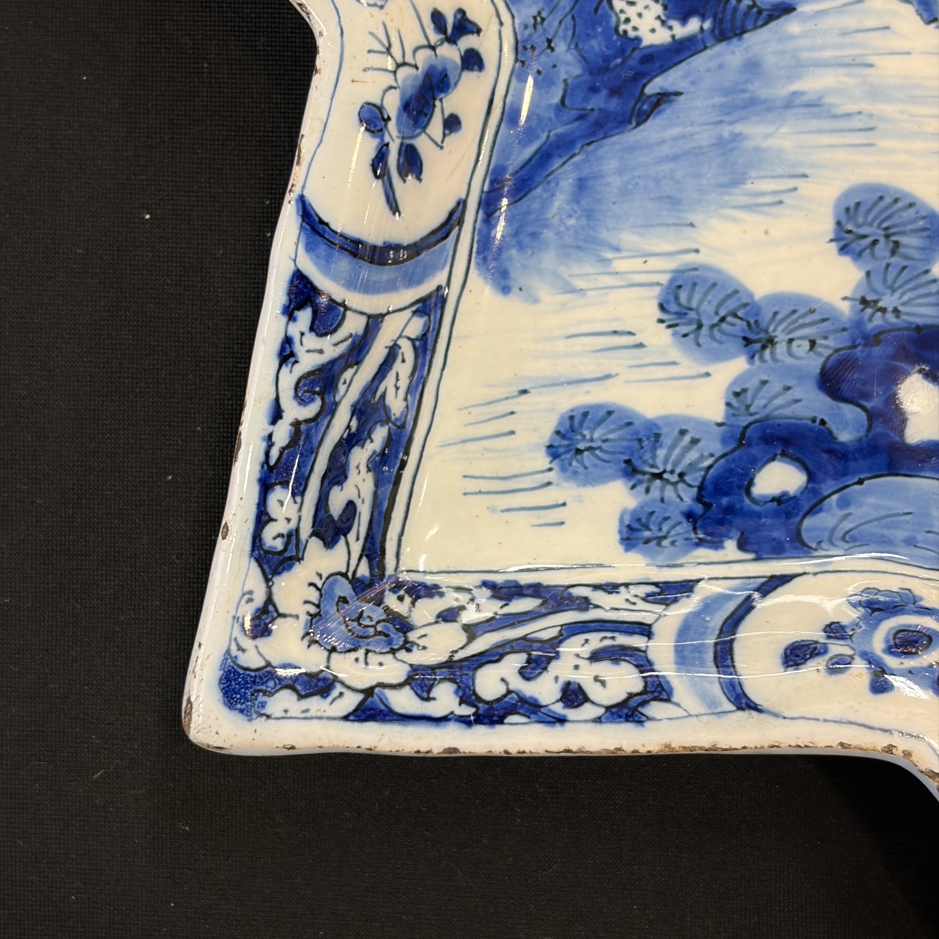 A blue and white Dutch Delft chinoiserie star-shaped dish — photo 4