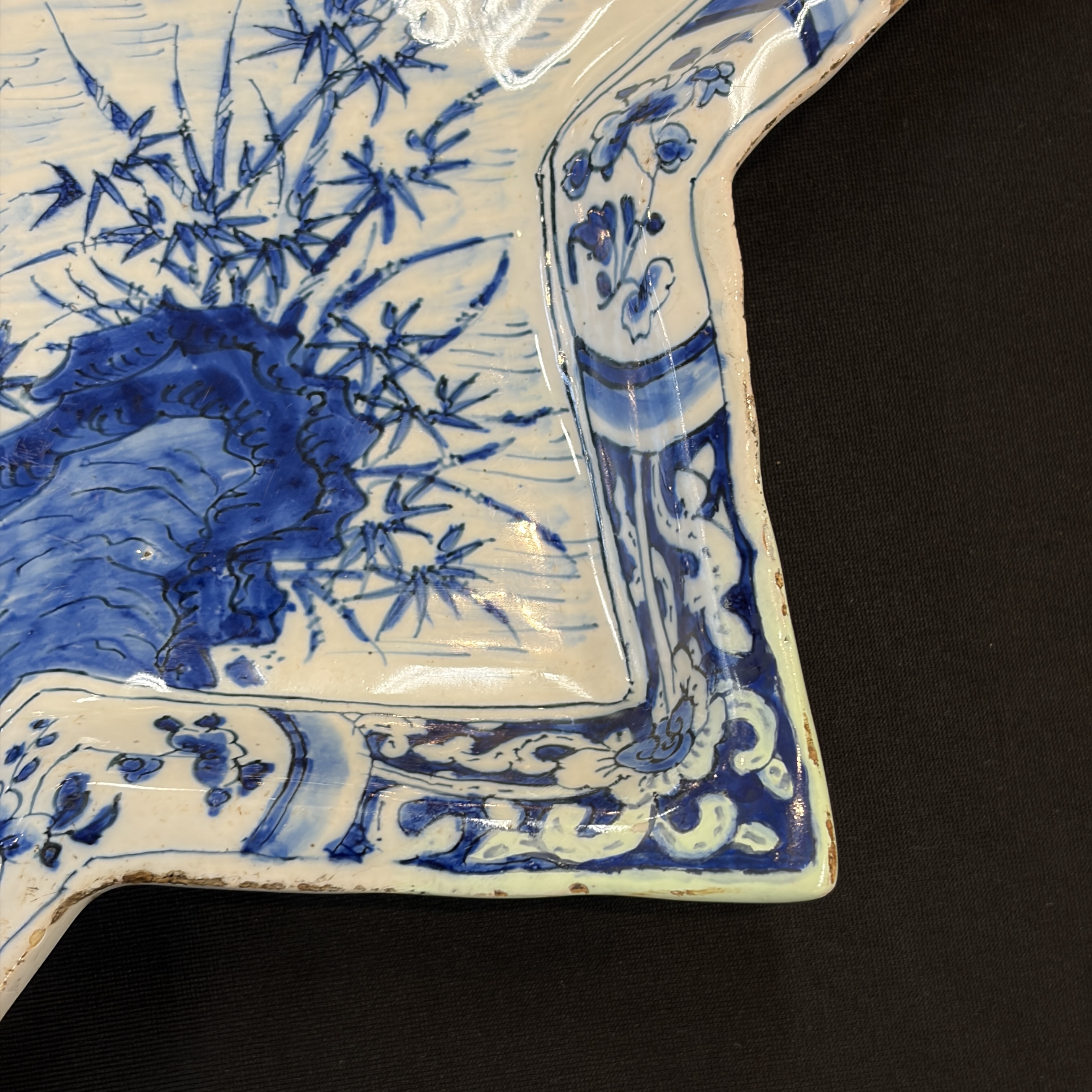 A blue and white Dutch Delft chinoiserie star-shaped dish — photo 6