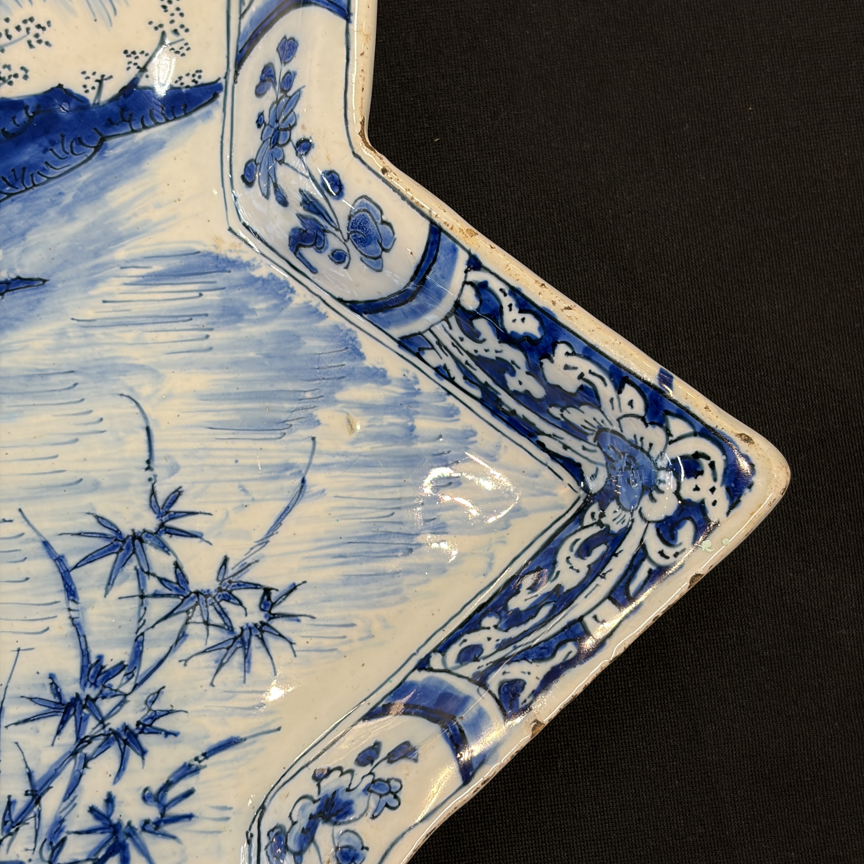 A blue and white Dutch Delft chinoiserie star-shaped dish — photo 7