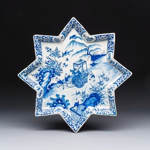 A blue and white Dutch Delft chinoiserie star-shaped dish — photo 1
