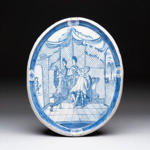 A blue and white Dutch Delft 'The King's Wig' plaque, 18th C. — 照片 1