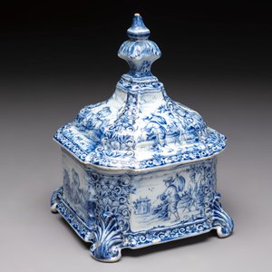A blue and white Dutch Delft tobacco box and cover, dated 1768 — 照片 1