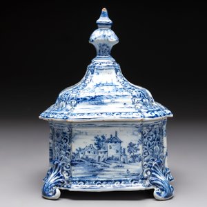 A blue and white Dutch Delft tobacco box and cover, dated 1768 — 照片 3