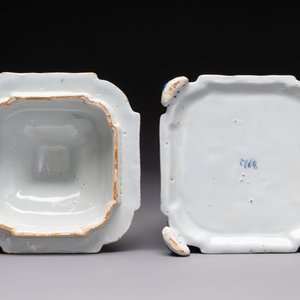 A blue and white Dutch Delft tobacco box and cover, dated 1768 — 照片 7