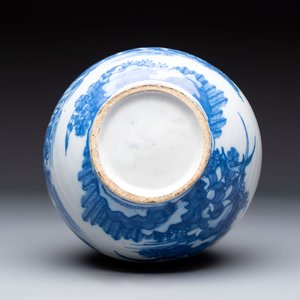 A blue and white Dutch Delft Transitional style chinoiserie bottle vase, late 17th C. — 照片 7