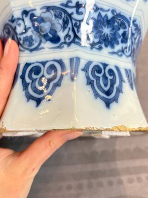 A blue and white Dutch Delft Transitional style chinoiserie vase, late 17th C. — 照片 16