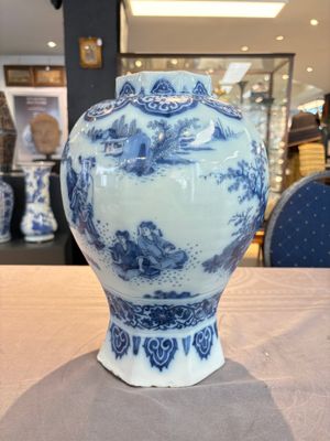 A blue and white Dutch Delft Transitional style chinoiserie vase, late 17th C. — 照片 5