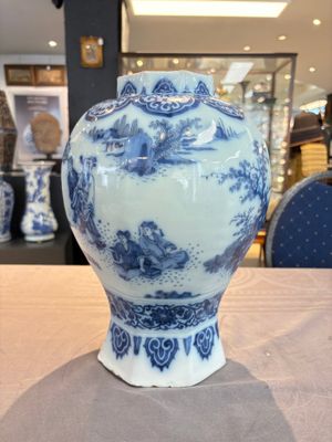A blue and white Dutch Delft Transitional style chinoiserie vase, late 17th C. — 照片 6