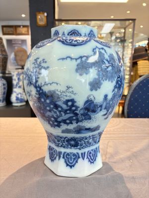 A blue and white Dutch Delft Transitional style chinoiserie vase, late 17th C. — 照片 8