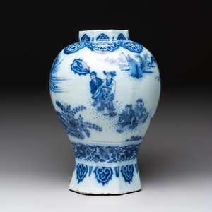 A blue and white Dutch Delft Transitional style chinoiserie vase, late 17th C. — 照片 3